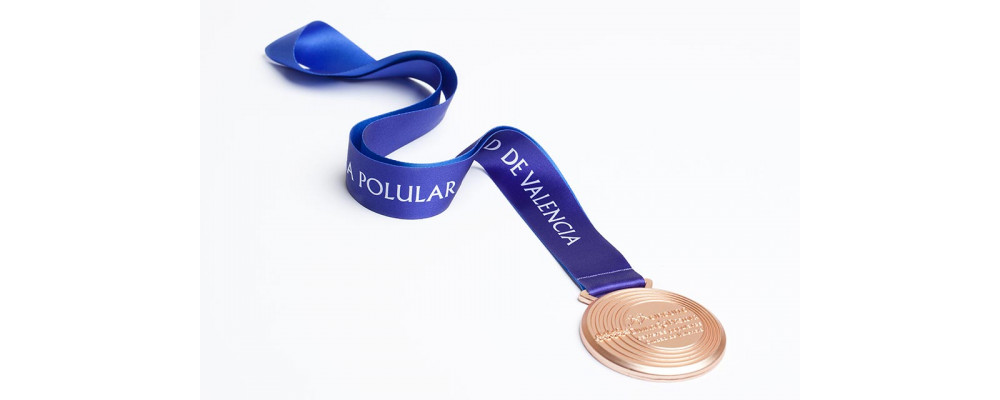 Rubans pour médailles personnalisées pour événements sportifs et écoles.  Rubans médailles de haute qualité personnalisés avec logos.